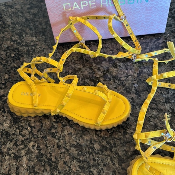 Cape Robbin Yellow Strappy gladiator Sandals EUC 8.5 - Picture 3 of 8